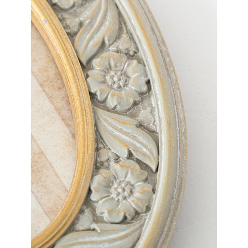 フラワーオーバルフォトフレーム(ｸﾞﾚｰ) | GOODS,フォトフレーム