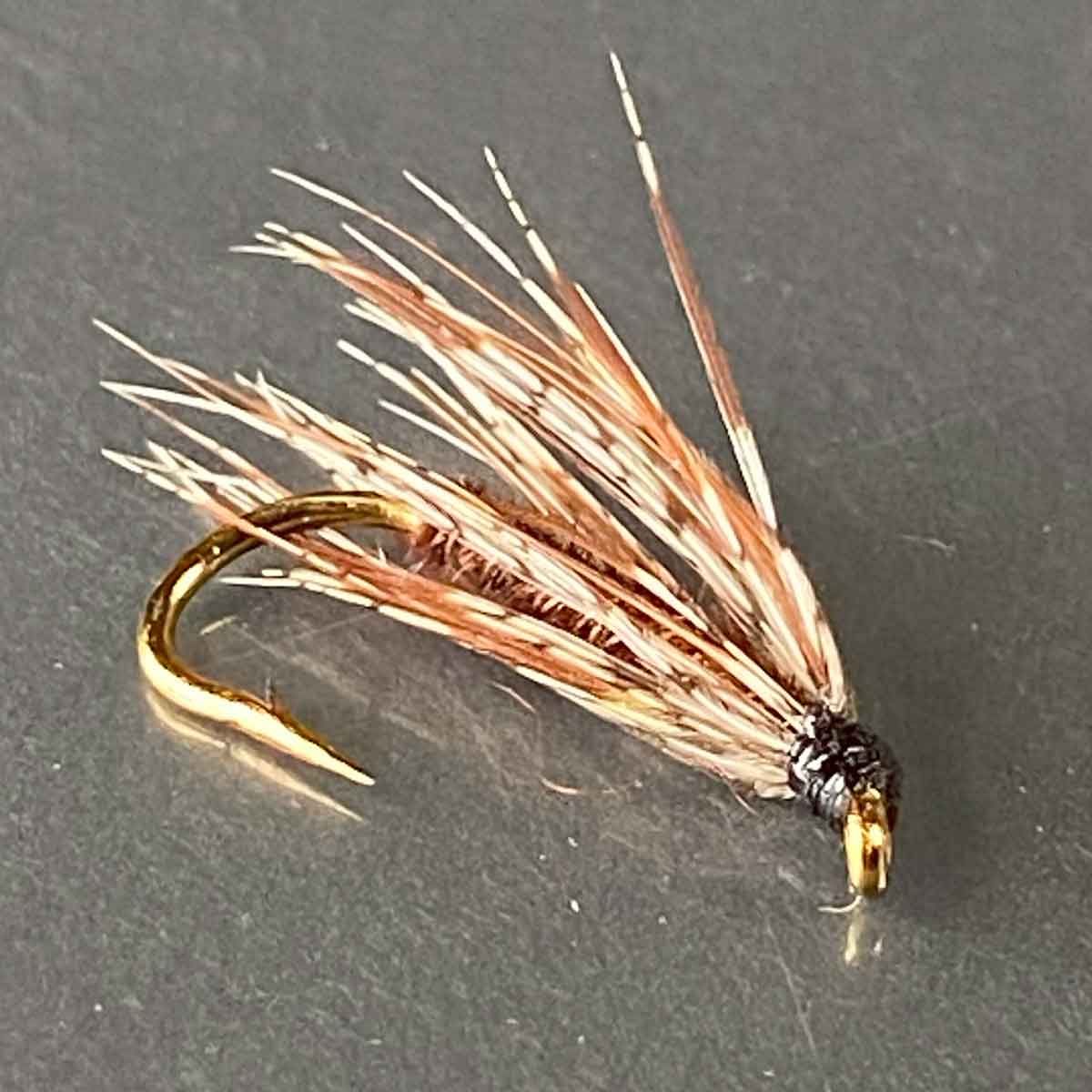 『匿名配送』フライフィッシングマテリアル（ウェット、ソフトハックルフライ ソフトハックル ウェットフライ 表層狙いに 完成品毛ばり 4本