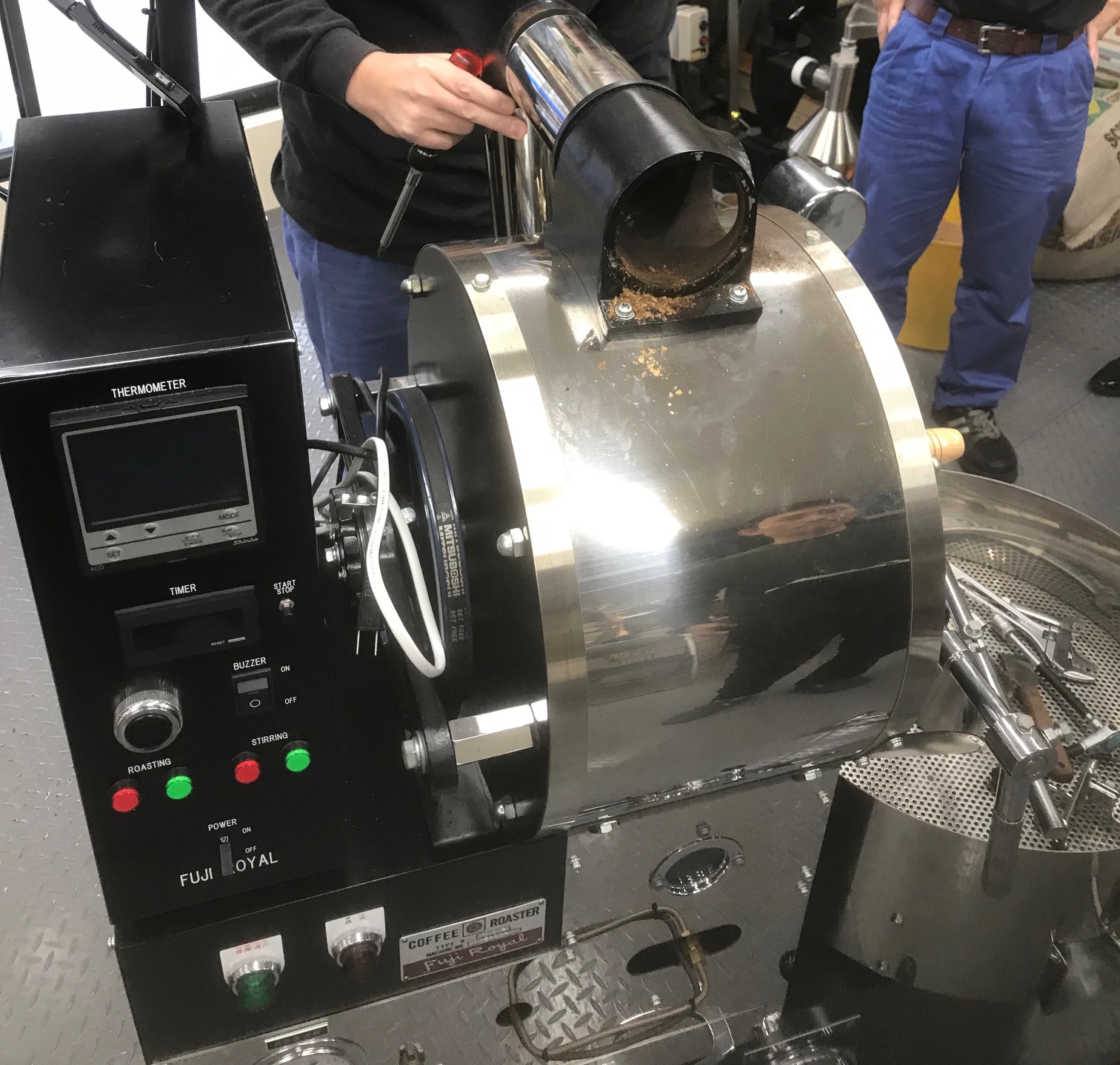 送料無料!! R-101 1キロ焙煎機用 煙突ブラシセット | 焙煎機