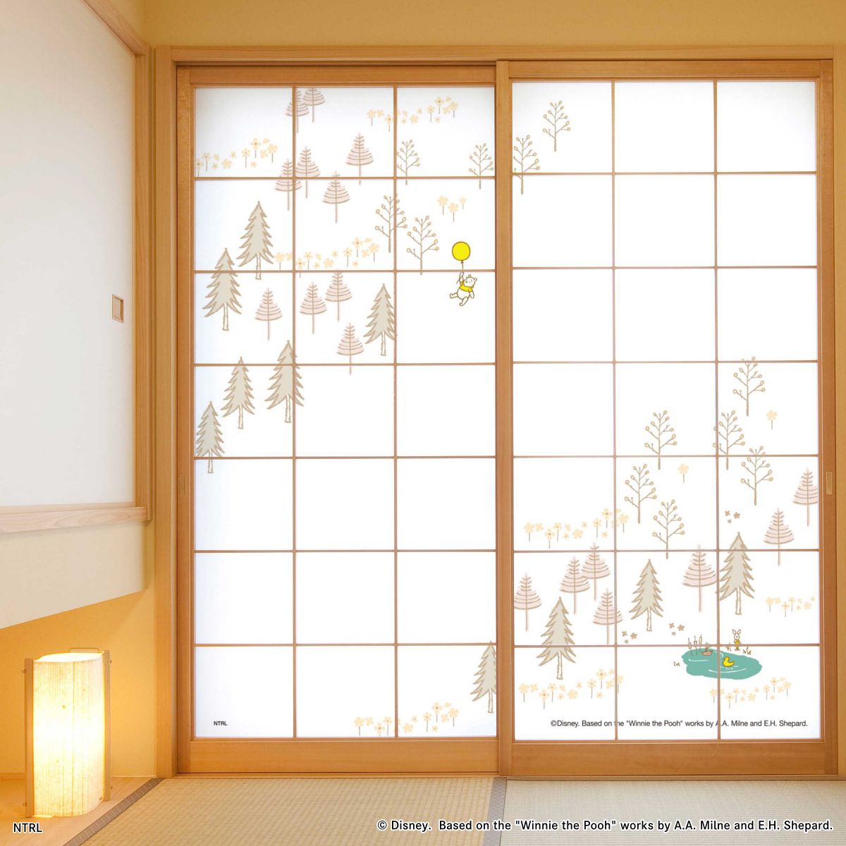 くまのプーさん ディズニーキャラクター 障子紙  バルーンとプー  NTLD-033S のりで貼るタイプ 幅約92cm×長さ約182cm 2枚1組 アサヒペン