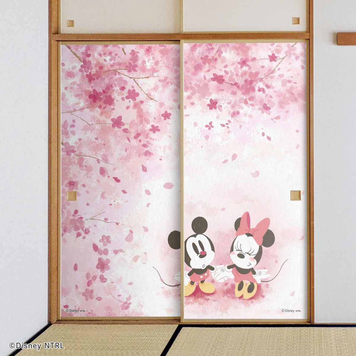 ディズニーキャラクター ふすま紙 ミッキー＆ミニー 春  NTLD-020F 水で貼るタイプ 再湿 襖紙 幅約92cm×長さ約182cm 2枚1組 アサヒペン