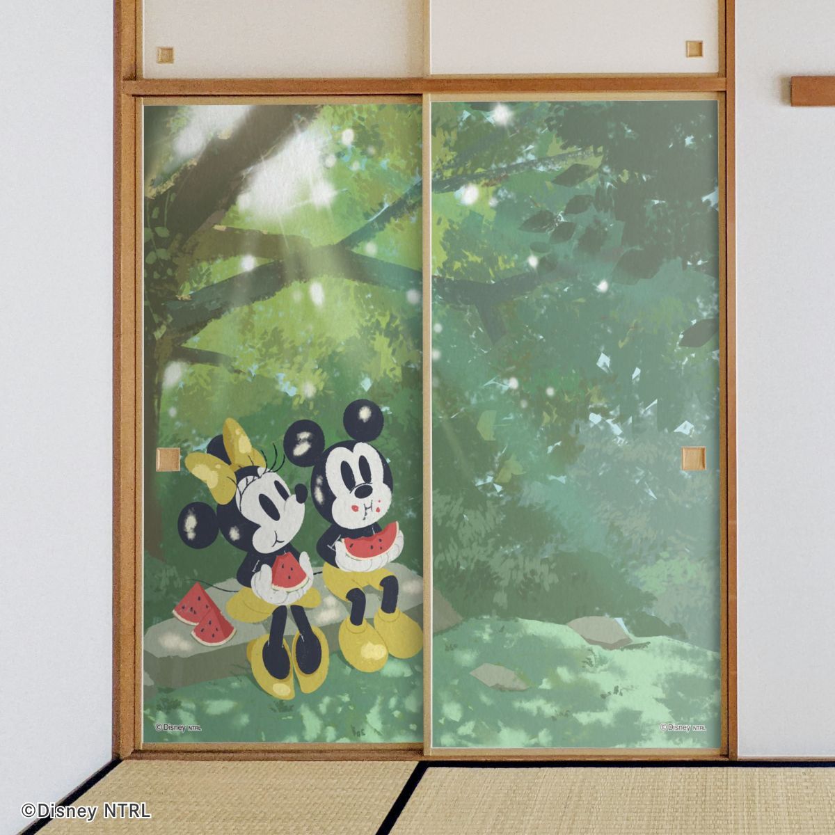 ディズニーキャラクター ふすま紙 ミッキー＆ミニー 夏  NTLD-021F 水で貼るタイプ 再湿 襖紙 幅約92cm×長さ約182cm 2枚1組 アサヒペン