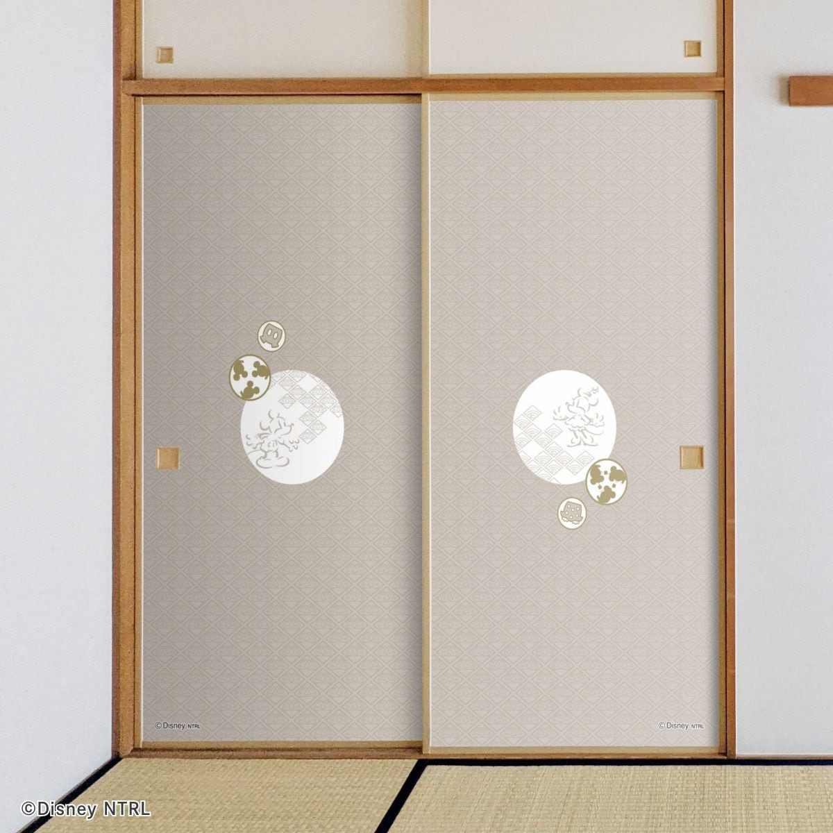 ディズニーキャラクター ふすま紙 ミッキー＆ミニー 和1  NTLD-022F 水で貼るタイプ 再湿 襖紙 幅約92cm×長さ約182cm 2枚1組 アサヒペン