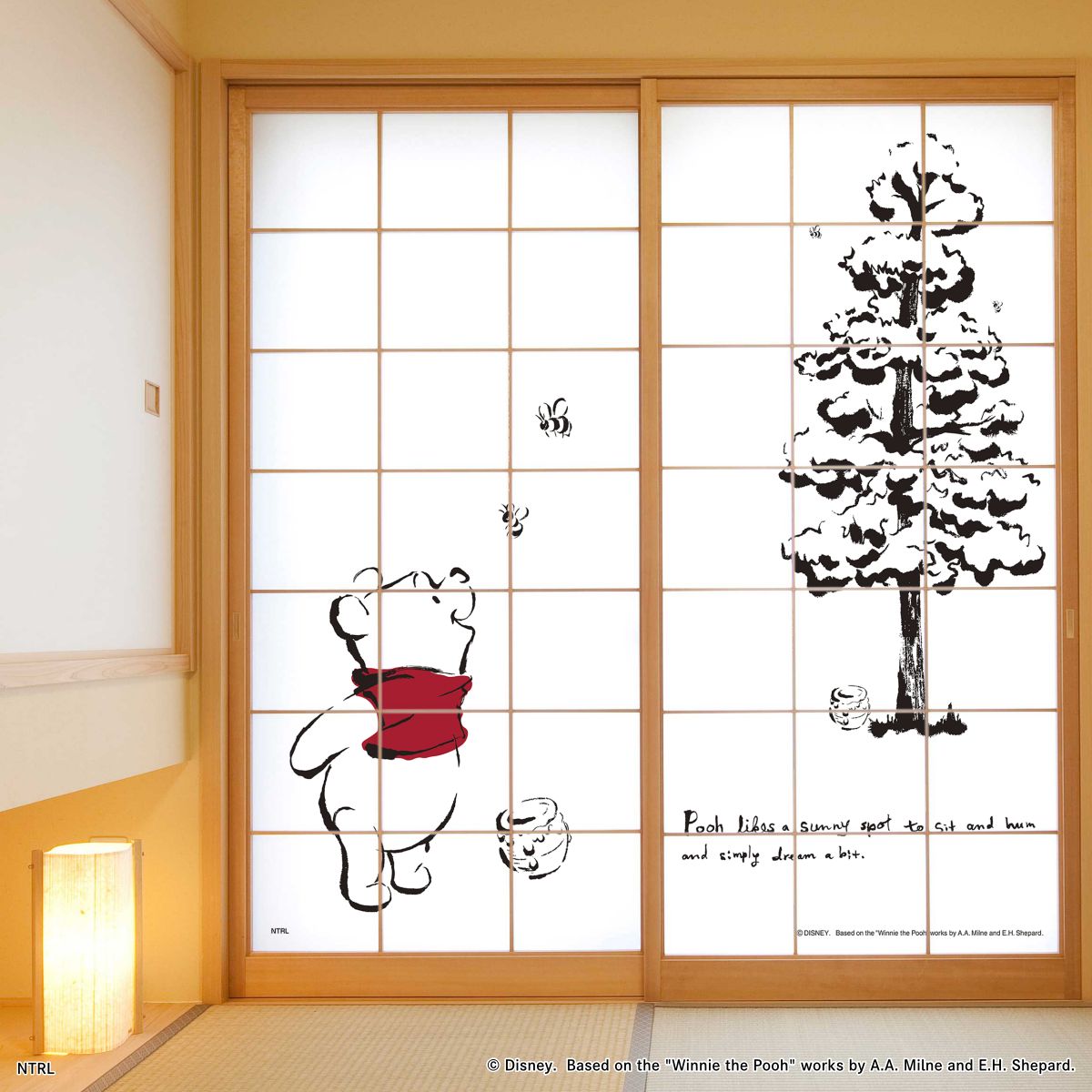 くまのプーさん ディズニーキャラクター 障子紙  墨アート  NTLWP-005S のりで貼るタイプ 幅約92cm×長さ約182cm 2枚1組 アサヒペン