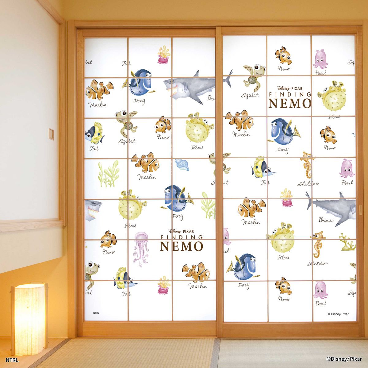 ディズニーキャラクター ピクサー 障子紙 ファインディング・ニモ  NTLX-005S のりで貼るタイプ 幅約92cm×長さ約182cm 2枚1組 アサヒペン