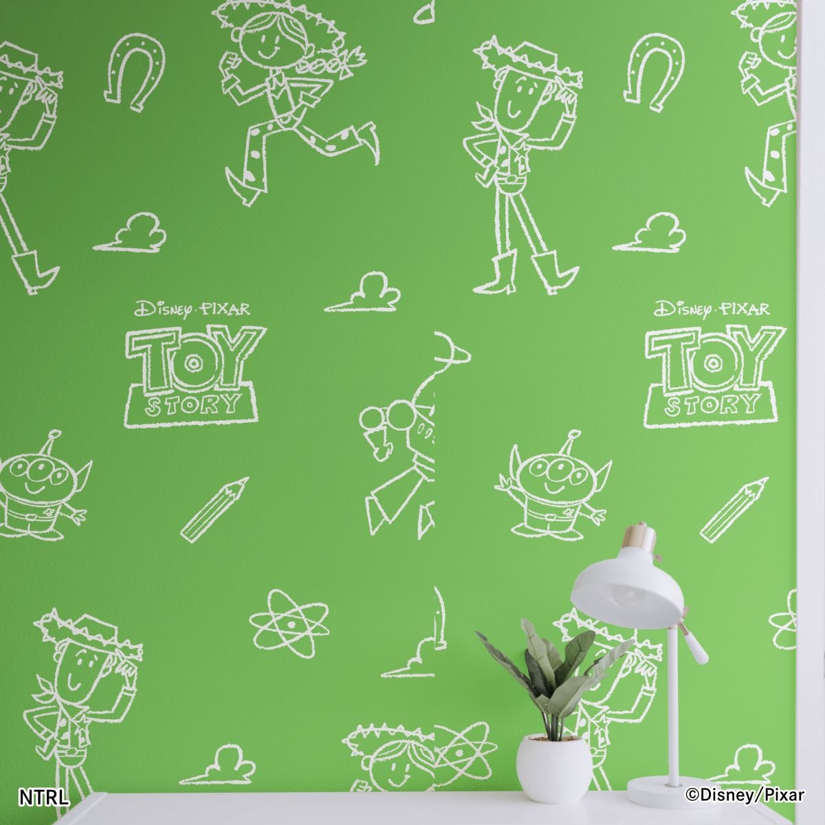 ディズニーキャラクター ピクサー のりなし壁紙 トイ・ストーリー ウッディ＆ジェシー NTLX-007W のり貼りタイプ 幅約97cm×長さ約265cm 1枚入り
