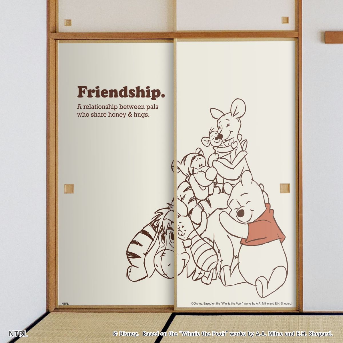 くまのプーさん ディズニーキャラクター ふすま紙 大切な仲間 NTLD-045F 水で貼るタイプ 再湿 襖紙 幅約92cm×長さ約182cm 2枚1組 アサヒペン
