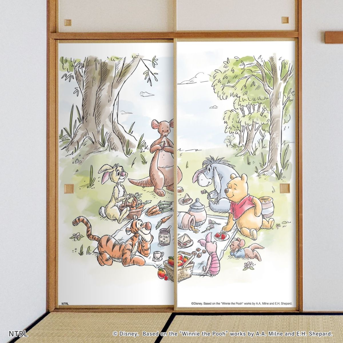 くまのプーさん ディズニーキャラクター ふすま紙 ランチタイム NTLD-048F 水で貼るタイプ 再湿 襖紙 幅約92cm×長さ約182cm 2枚1組 アサヒペン