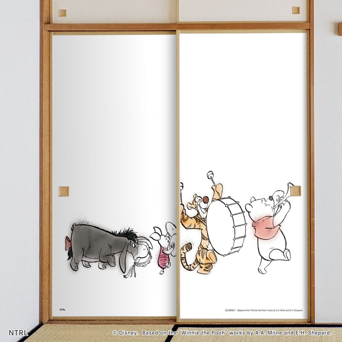 くまのプーさん ディズニーキャラクター ふすま紙  水彩  NTLWP-003F 水で貼るタイプ 再湿 襖紙 幅約92cm×長さ約182cm 2枚1組 アサヒペン