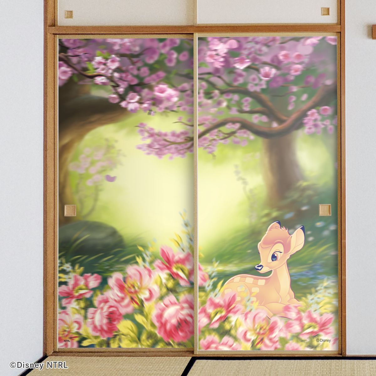 ディズニーキャラクター ふすま紙 バンビ NTLP-008F 水で貼るタイプ 再湿 襖紙 幅約92cm×長さ約182cm 2枚1組 アサヒペン