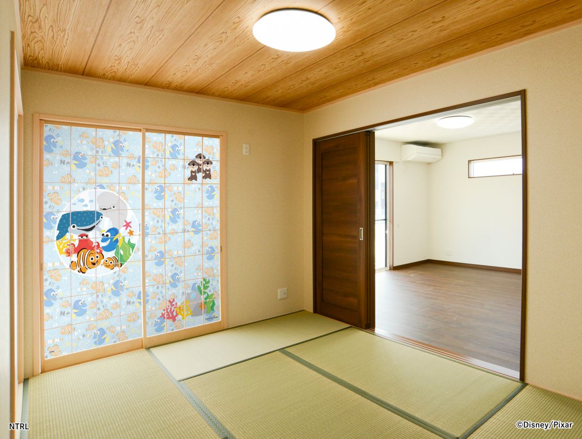 ディズニーキャラクター ピクサー 障子紙 ファインディング・ニモ ニモ＆フレンズ NTLD-030S  のりで貼るタイプ 幅約92cm×長さ約182cm 2枚1組 アサヒペン