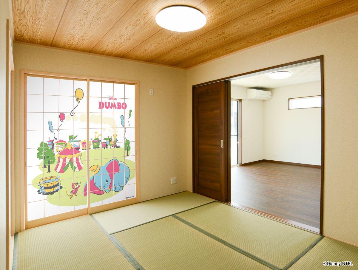 ダンボ ディズニーキャラクター 障子紙 NTLD-052S のりで貼るタイプ 幅約92cm×長さ約182cm 2枚1組 アサヒペン