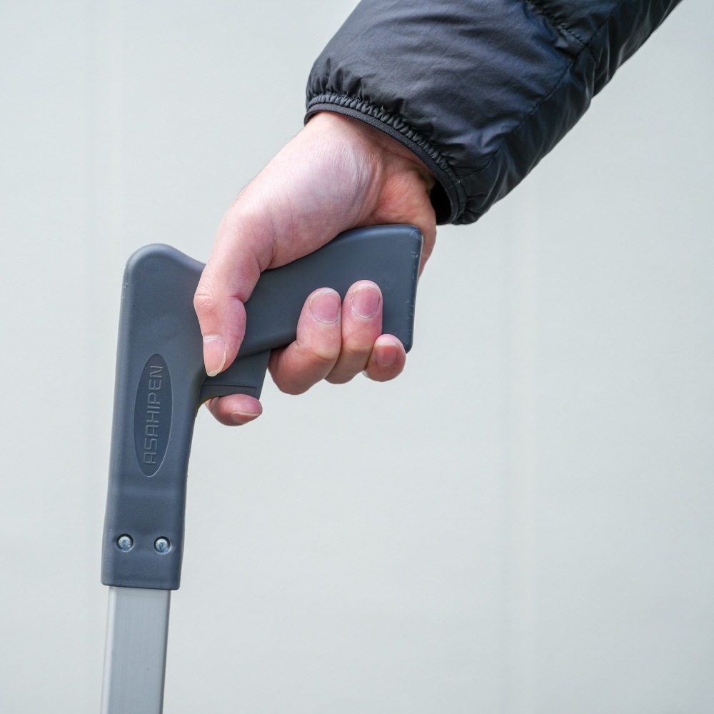 スプレーライナー　道路線引き用スプレー専用器具