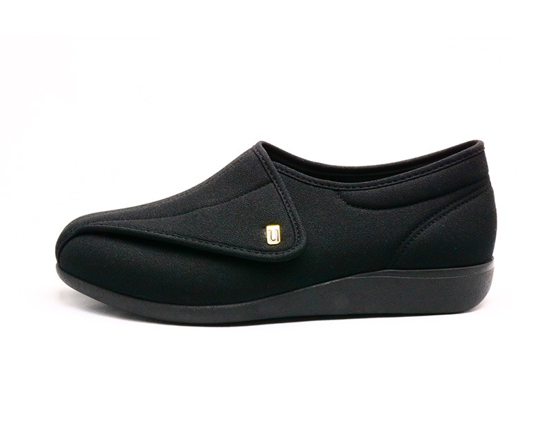 紳士用】快歩主義 M900 ブラックストレッチ | すべての商品 | アサヒ