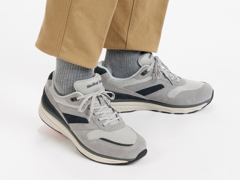 �ڿ͵����ʡۥ�ǥ����륦������TR 035 ���졼