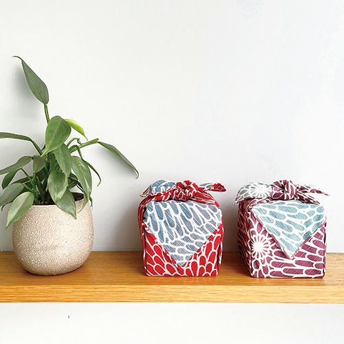 シャンタンチーフ 「菊（ウスムラサキ）」