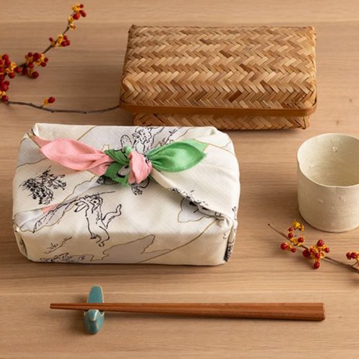 小風呂敷 「鳥獣戯画絵巻（グリーン/ピンク）」