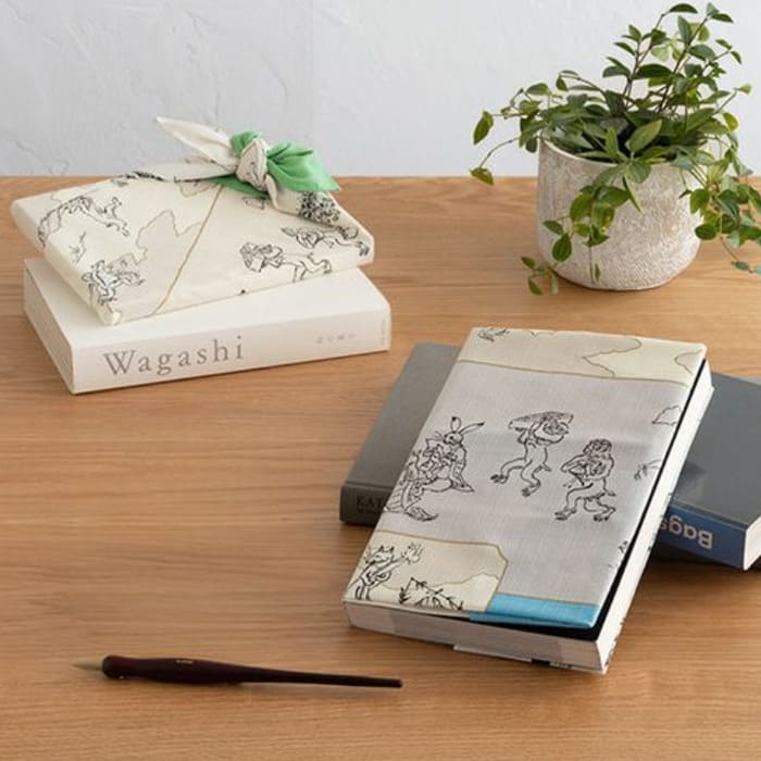 小風呂敷 「鳥獣戯画絵巻（グリーン/ピンク）」