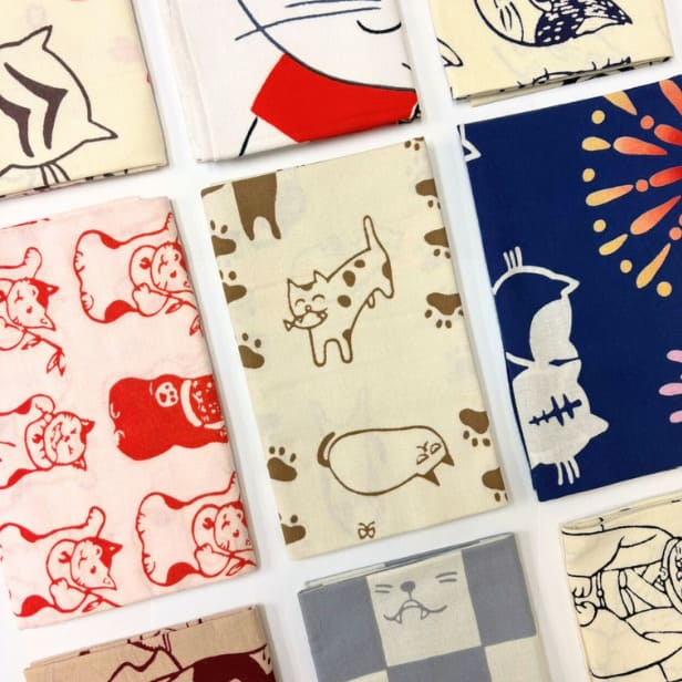 手ぬぐい 「招き猫いっぱい（赤）」