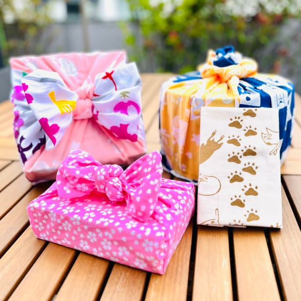 手ぬぐい「ネコと足あと」