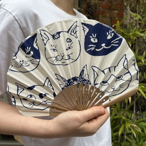 手ぬぐい扇子「猫いっぱい（黒猫）」｜麻布十番麻の葉オンライン