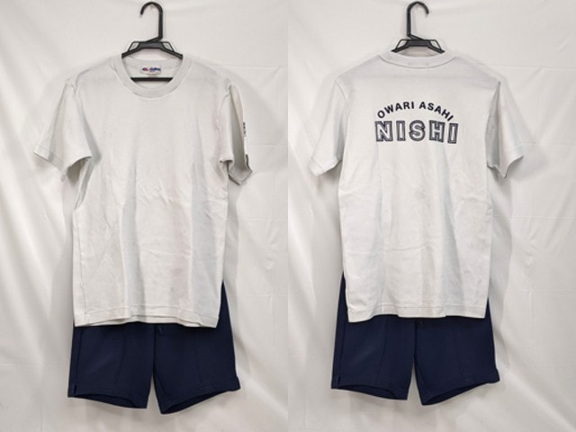 C83 愛知県 尾張旭中学校 体操服 体操着 半袖シャツ+ハーフパンツ/yt2909【1ODH】