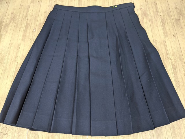 p81 愛知県 名古屋女子大学中学校 廃盤?? 夏服セーラー服+長袖シャツ+冬服スカート+スカーフ/yt3476【25DHE】