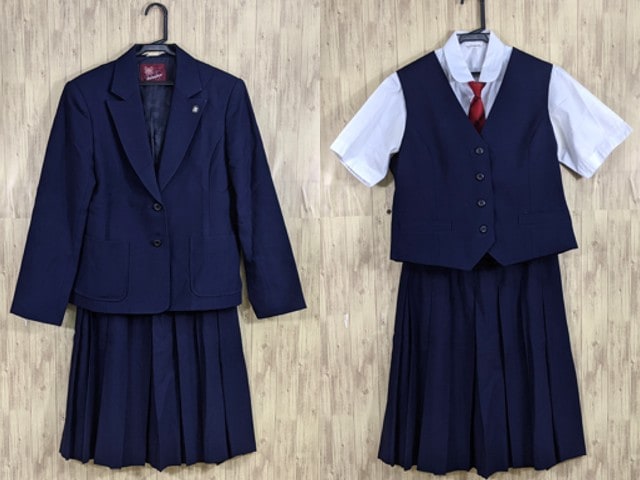 p81 愛知県 名古屋女子大学高校 廃盤 校章付きブレザー+半袖シャツ+ 