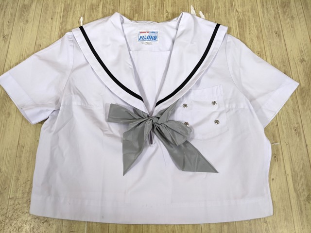 o72 愛知県 豊明市立沓掛中学校?? 夏服セーラー服+夏服スカート+スカーフ/yt3521【65CC】