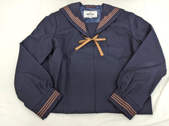 m44/中学校・高校□冬セーラー服上下セット 大き目 12号? 茶色