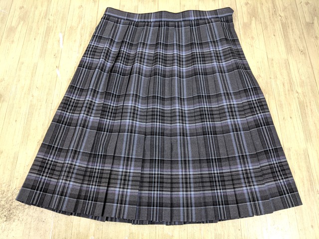 v08 埼玉県 叡明高校 半袖カッターシャツ+ニットベスト+夏服スカート