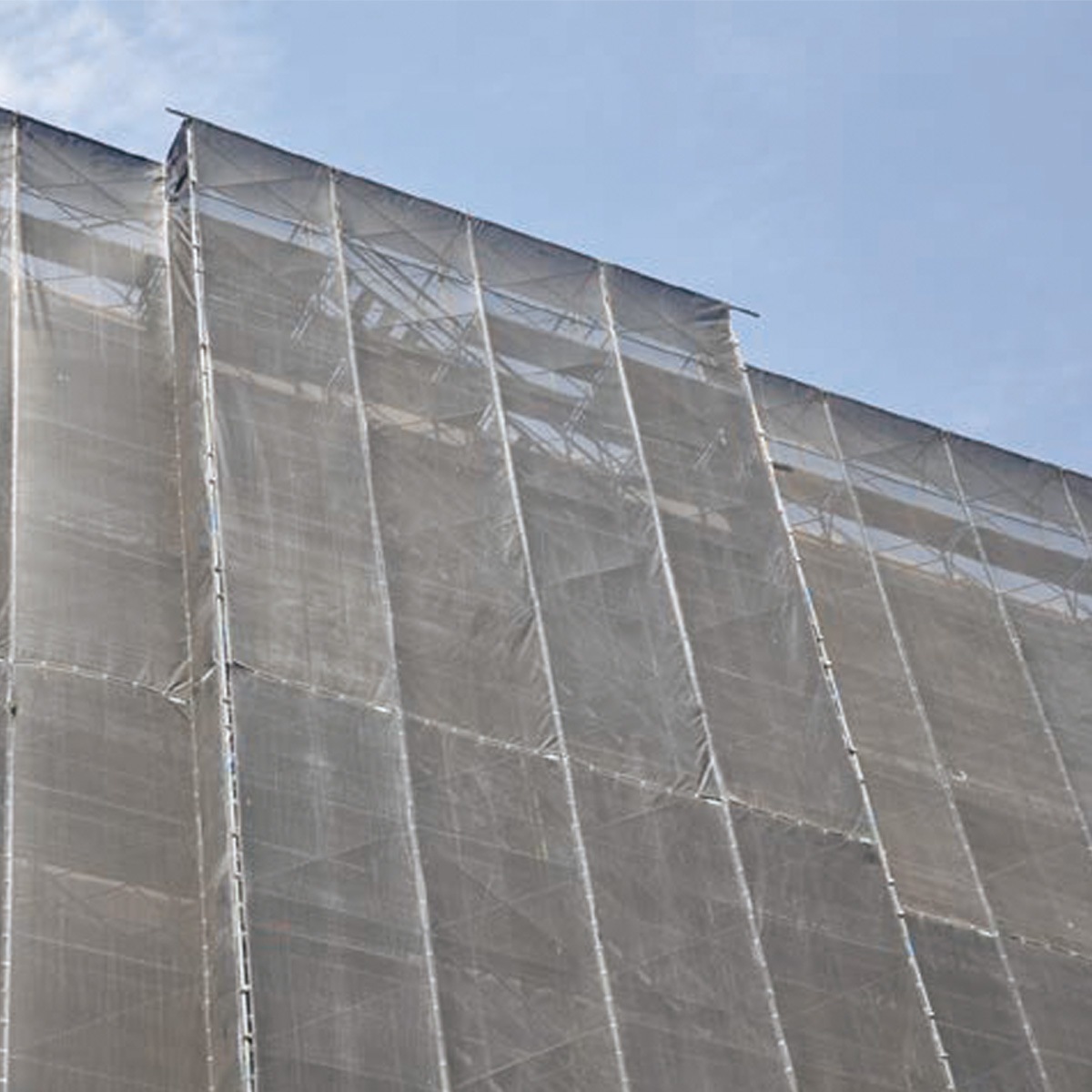 メッシュシート｜足場と仮設資材の通販サイト【足場ワールド】