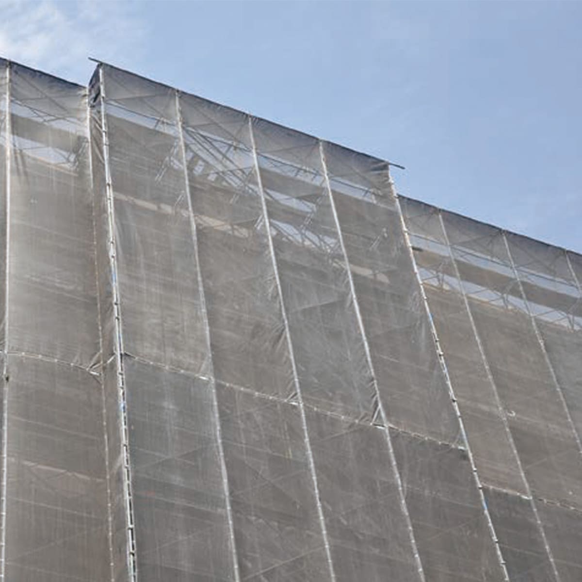 メッシュシート｜足場と仮設資材の通販サイト【足場ワールド】