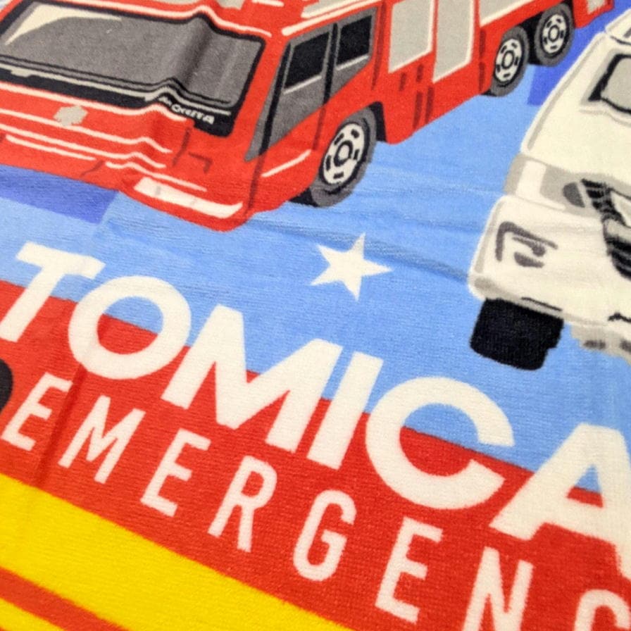 トミカ バスタオル マーチング 救急車両 キャラクター タオル 林タオル 約60×120cm BP513700 消防車 パトカー 救急車