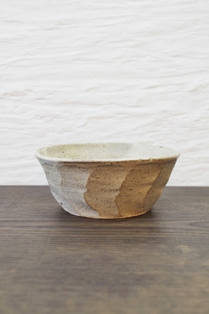 及川静香　粉引面取り5寸鉢