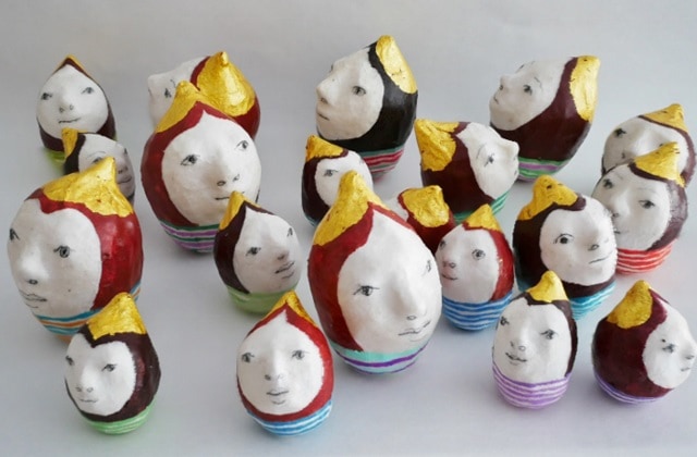 こちらの作品は、申し訳ございませんが、ひとつひとつ番号をつけてのご紹介ができません。届いた「どんぐり」が、家族やパートナーとなります。<br>
どんな顔や色の「どんぐり」が届くかお楽しみの一つとしてお待ちください！</span><br>
<span style=