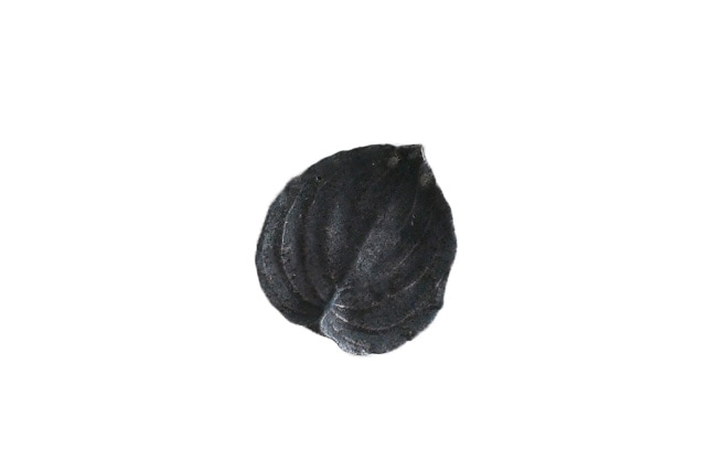 _田志保　ヤマボウシ（黒）6cm×6.5ｃｍ
