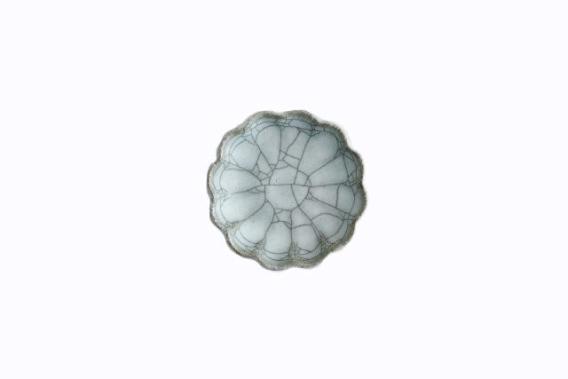 高田志保　炭入り菊豆皿φ７ｃｍ