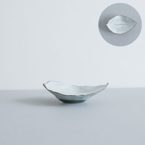 髙田志保　カキ（白）7cm×13.5ｃｍ