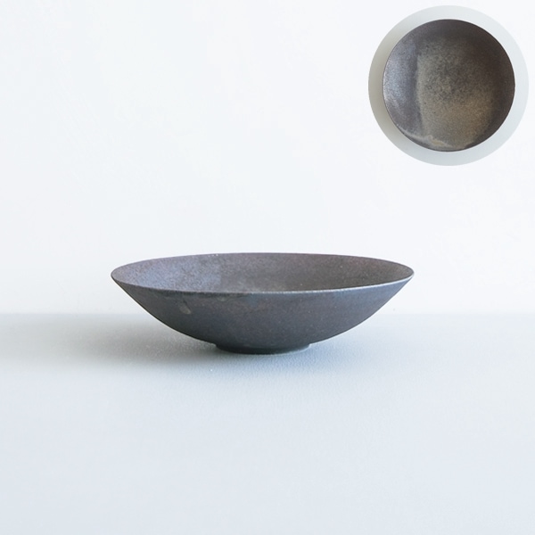 髙田志保　黒釉浅鉢　φ20.5ｃｍ　H5.5cm