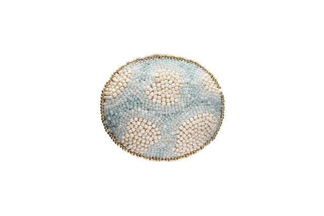 tamas Celadon・Cream　size:L　ブローチ