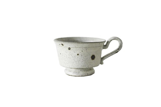 齊藤 隆　高台カップ中　粉引マット