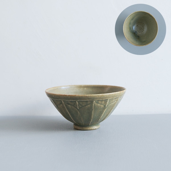 田中大喜　緑淡釉連弁文碗