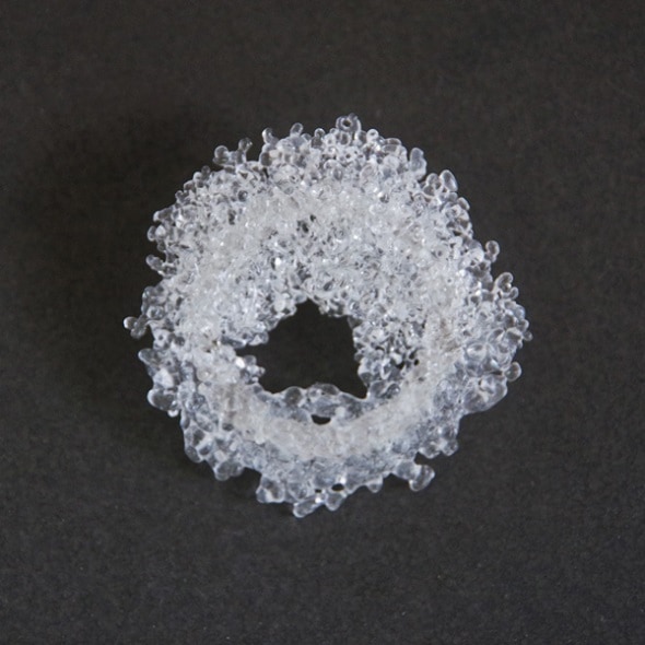 小国香織　ブローチ　雪解A