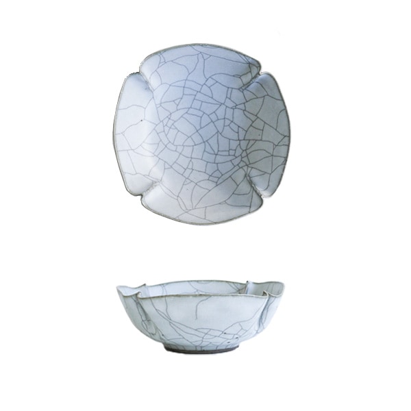 _田志保　炭入り四弁中鉢　15×15ｃｍ