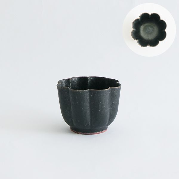 黒木泰等　黒滴釉輪花小鉢　Φ8.5ｃｍ