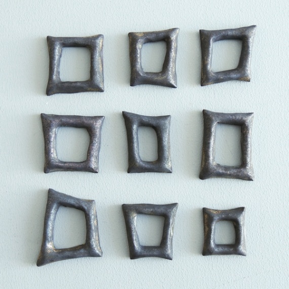 髙田志保　黒釉箸置き　各種　