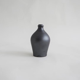 上國料正記　一輪挿し黒　A