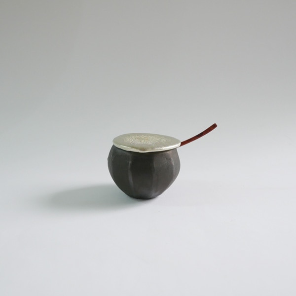 馬場勝文　黒釉シュガーポット　丸　（匙付き）　