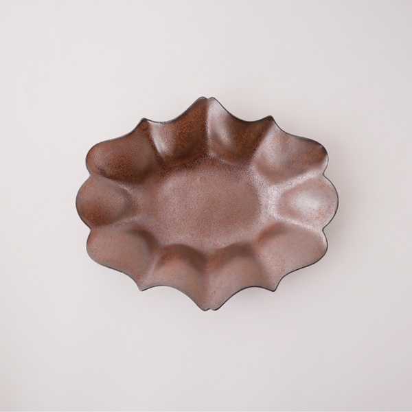 上國料正記　変形楕円皿　ブロンズ